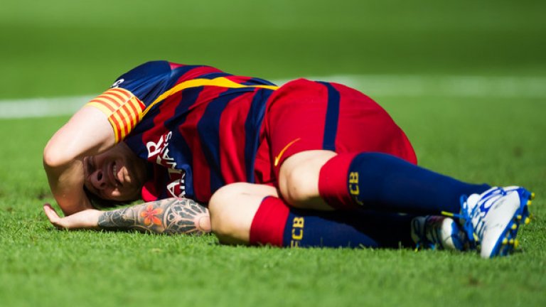 26 септември, Барселона - Лас Палмас 2:1.
Меси лежи контузен, а стадионът е изтръпнал. Травмата се оказва тежка, като страховете за следващите месеци на отбора се засилват.