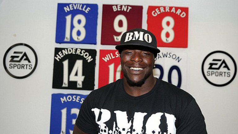 Шампион и носител на Купата на Уелс с Бари Таун.