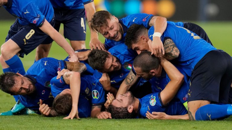 Това не е Италия, която отговаря на клишето за защитен футбол и пресметливи победи. При Манчини отборът вкарва по 2.5 гола средно на мач