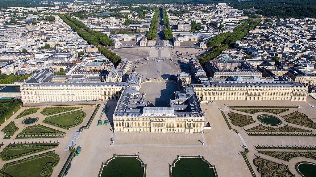 Vue_aérienne_du_domaine_de_Versailles_par_ToucanWings_-_Creative_Commons_By_Sa_3.0_-_073