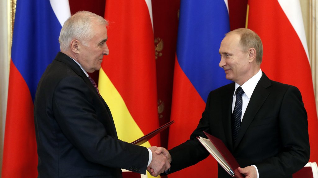южна осетия Vladimir Putin, Leonid Tibilov