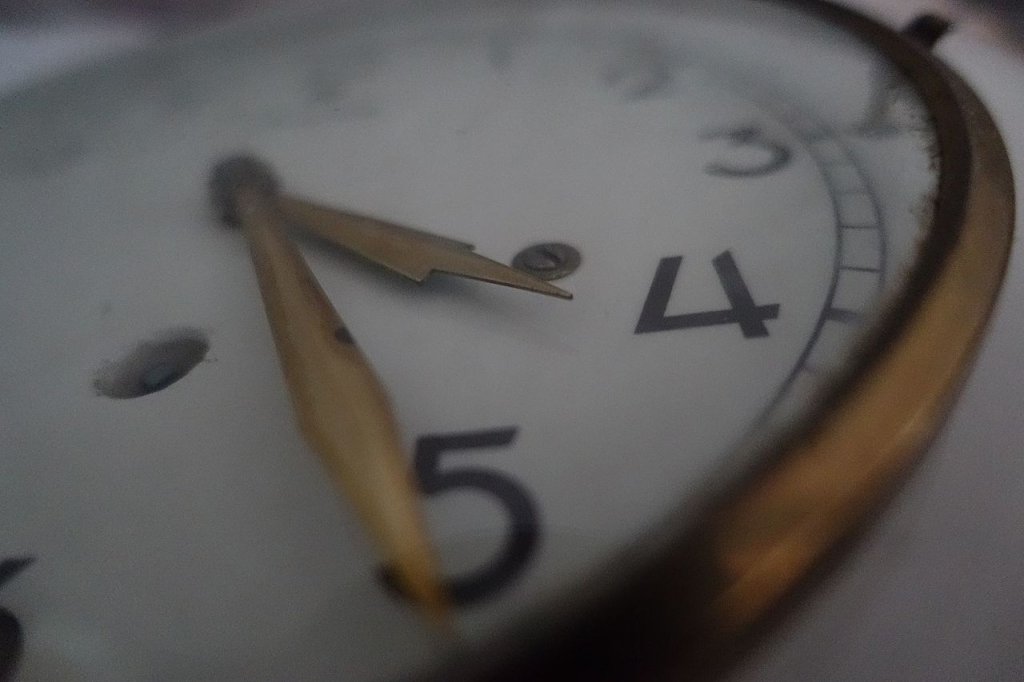 Old_Clock_Close_Up