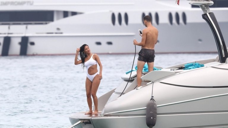 Григор и Никол на почивка в Сен Тропе (снимки)