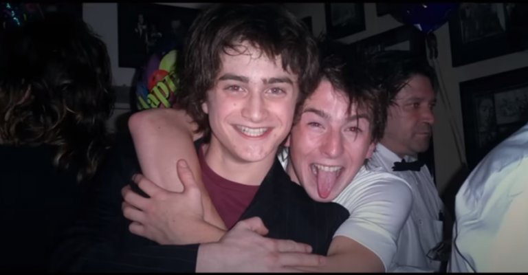 Дейвид Холмс и Даниел Радклиф се спрятеляват в първия филм за "Хари Потър" и са близки и до днес.