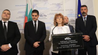Хаос и нападки: Как депутатите реагират на сегашната патова ситуация