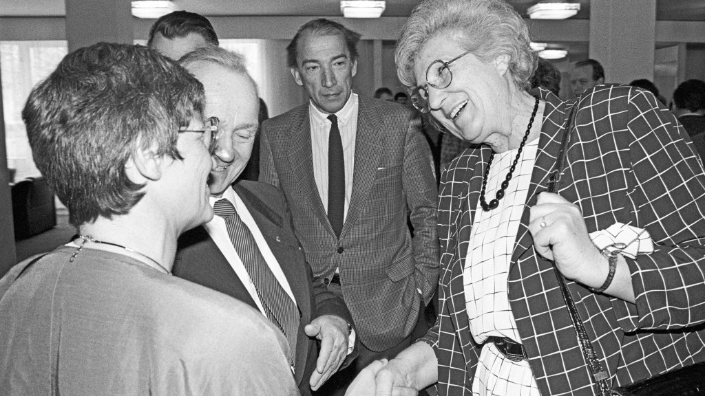 Политикът, който оформи женската политика на ГДР в продължение на десетилетия