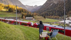 Влакът-рекордьор на Швейцария е дълъг 2 километра, има 7 машинисти и уникална система за комуникация
