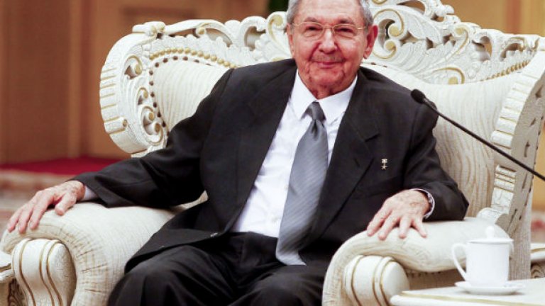 Раул Кастро днес е на 81 г.