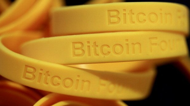 "Bitcoin е експеримент и не бива да инвестирате всичките си спестявания в него", съветва Гевин Андрийсен.