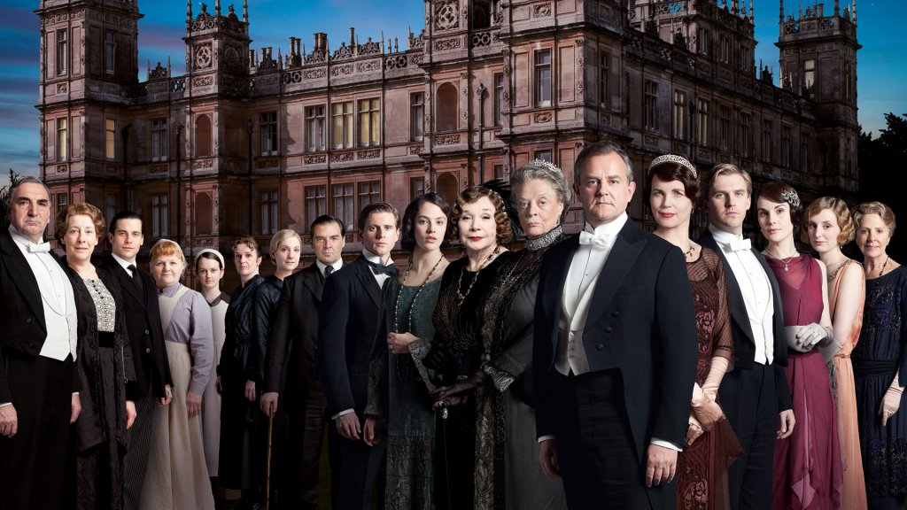 \"Имението Даунтън\" (Downton Abbey, 2010-2015) 
Хитовият сериал на PBS по идея на Джулиан Фелоус е най-изчерпателният продукт за английското висше общество от последните години. Сценаристът, който стои и зад „Госфорд парк“, определено знае това онов