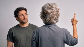 “Мама е само една”? Тази фраза не възпитава личности, а заложници