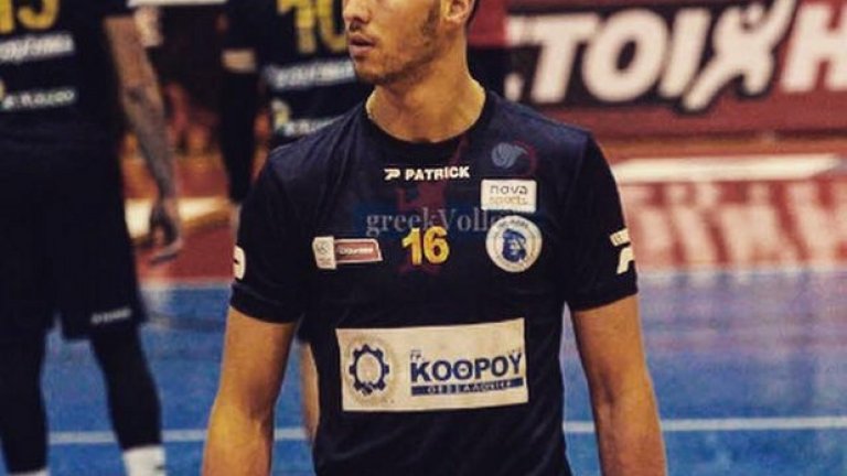 Чоно Пенчев. Единият от братята на Николай Пенчев играе за гръцкия Ираклис. Той е на 21 години и е с отличния за разпределител ръст от 200 см. 