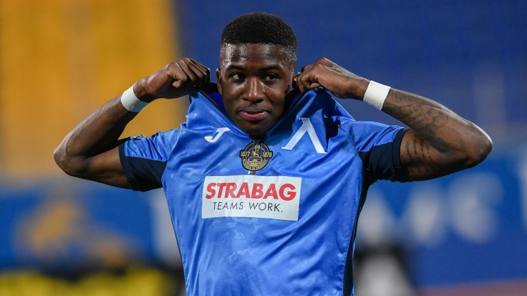 Левски надмогна кошмарното начало и обърна Ботев Враца