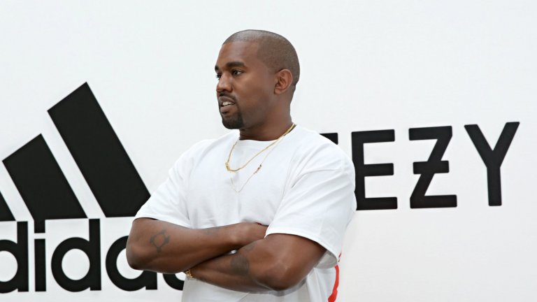 Кание Уест: 400-500 милиона
Беше милиардер, но повече от половината от богатството му се срина, след като голяма част от партньорите му се оттеглиха от него заради меко казано странното му поведение. 
Особено доходоносни бяха сътрудничествата на неговата марка дрехи Yeezy с GAP, Adidas и Balenciaga. Те обаче бяха прекратени през 2022 година и го оставиха с богатство от "едва" 400-500  милиона долара.