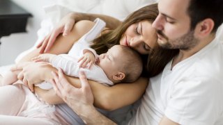 България е с най-дългото майчинство и пак никой не ражда