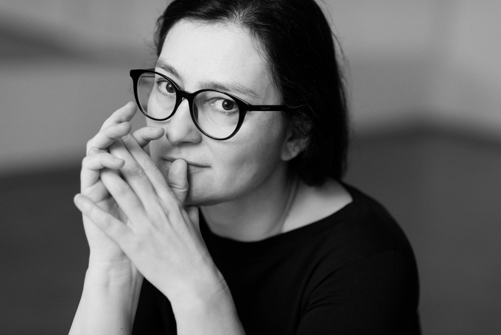 Антония Апостолова: Опитах се да разбера как болката ни разказва