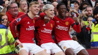 Юнайтед показа класа и зарадва "Олд Трафорд", но загуби ключов футболист