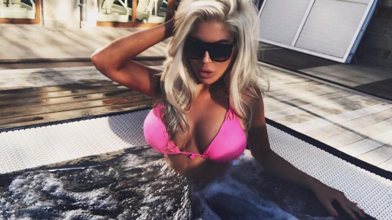 Половинката на най-добрия ни боксьор в тежка категория