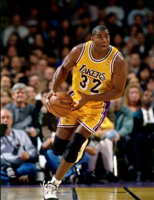 "Меджик" Джонсън
След като се оттегли от професионалния баскетбол, звездата от NBA се захвана с множество неща, като например да подпомага обучението в полза на борбата със СПИН. В тази връзка неговя запис "Как да избегнем вируса на СПИН" (What You Can Do to Avoid AIDS), беше награден за най-добър аудиоалбум през 1993-та