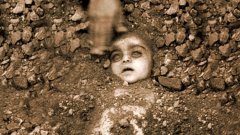 Снимката на това дете - една от хилядите жертви на химическата катастрофа в Бопал, Индия преди четвърт век потресе света 