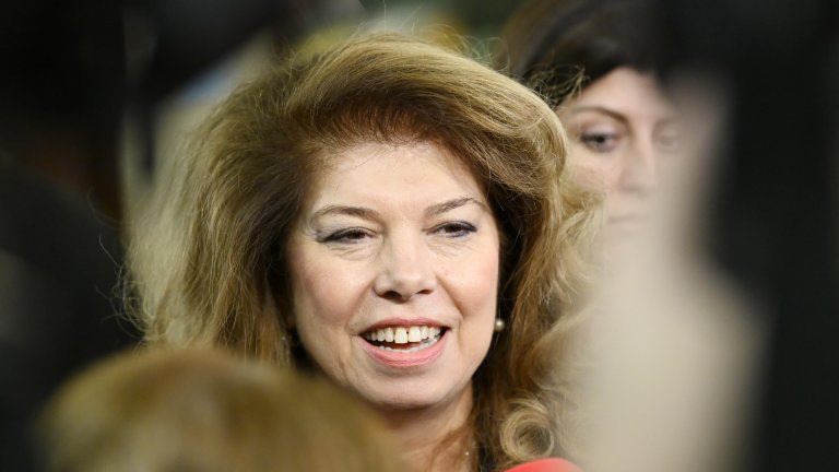 "Всички бяха изключително отговори", посочи Йотова за представителите от "домовата книга"