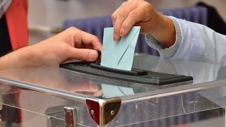 AMBIANCE DANS LES BUREAUX DE VOTE LORS DU PREMIER TOUR DES PRIMAIRES SOCIALISTES