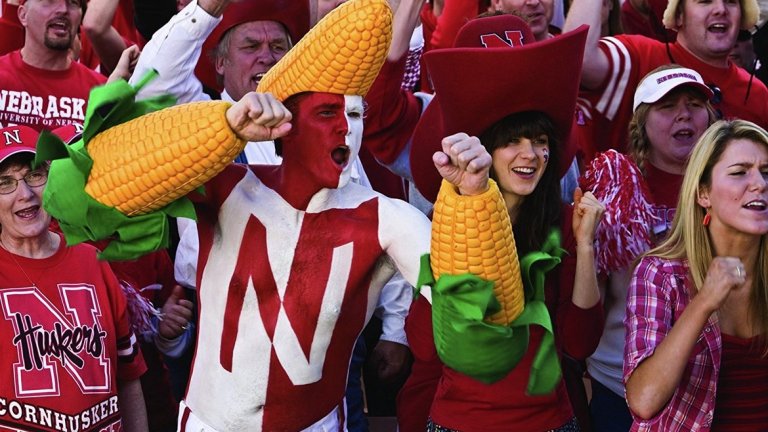 Джим Кери - "Навитакът" 
За ролята си в "Навитакът" Джим Кери изцяло се отказва от твърд хонорар и запазва само процента печалба от боксофиса. Ясно е, че и без този филм актьорът има достатъчно средства, но всъщност аргументът му е, че страшно много иска да участва точно в този проект. 
Кери вижда себе си в героя си Карл, който започва да казва "Да" на всичко и на всички. Затова и поема риска да разчита само на средства от продадени билети, въпреки че никога не се знае дали филмът ще пожъне очаквания успех или ще се окаже провал.