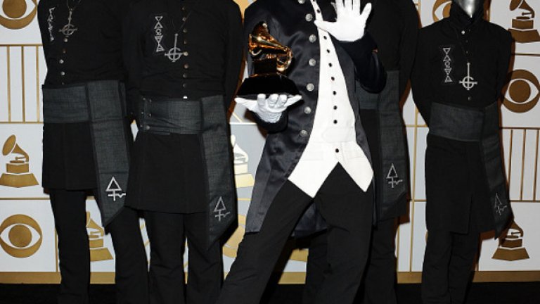 Papa Emeritus III и момчетата от шведската банда Ghost