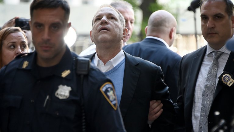 Лусия Евънс се чувства "предадена", след като прокурорите се усъмниха в историята за нейното преживяване с бившия холивудски продуцент.