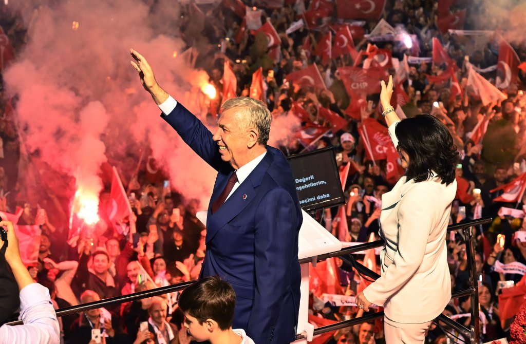 Победа за кемалистите и в Анкара, където действащия кмет Мансур Яваш печели близо 60% от гласовете