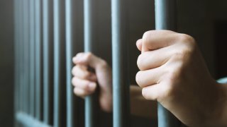 "Основната цел на една работеща наказателна система е всъщност превенцията", пише Лора Младенова в коментара си.