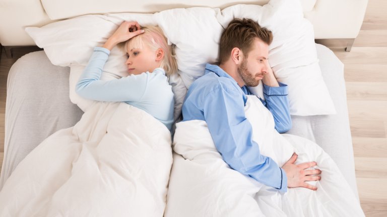Дали е практично, или е тревожно, ако не споделяме спалнята си с партньора