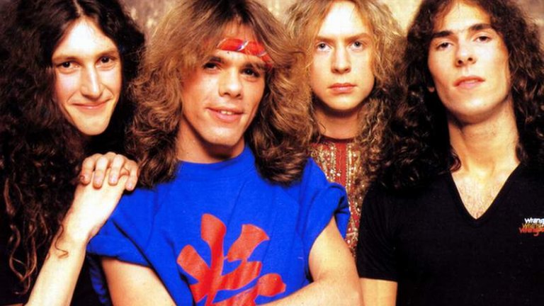 Diamond Head (1976)

Още една британска група, която има директно въздействие върху Metallica (които много пъти са свирили кавър на песента им Am I Evil) и Megadeth. “Те преобърнаха моето композиране с главата надолу, защото дотогава ми харесваше това, което правех. Но когато чух Diamond Head, осъзнах, че трябва да зарежа всичко досегашно и да започна отначало” - думите са на фронтмена на Megadeth Дейв Мъстейн и казват достатъчно.