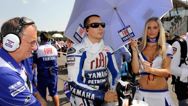 Лоренцо остава за още два сезона в Yamaha