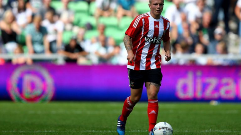 13. Саутхемптън.
Простичко и обикновено - но изчистено и доста по-добро от тези на Стоук и Съндърланд в същата разцветка. Почти не се отличава от миналия сезон.