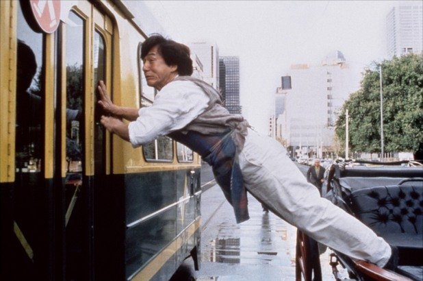 Вижте в галерията клипове на 6 екшън сцени, които са сред големите постижения в кариерата на Джеки Чан
