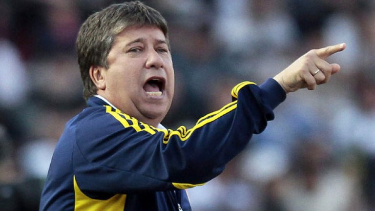 Ернан Дарио Гомес
Бившият селекционер на Колумбия е уволнен, след като бездомник свидетелства срещу него, че го е видял да удря 4 пъти любовницата си.