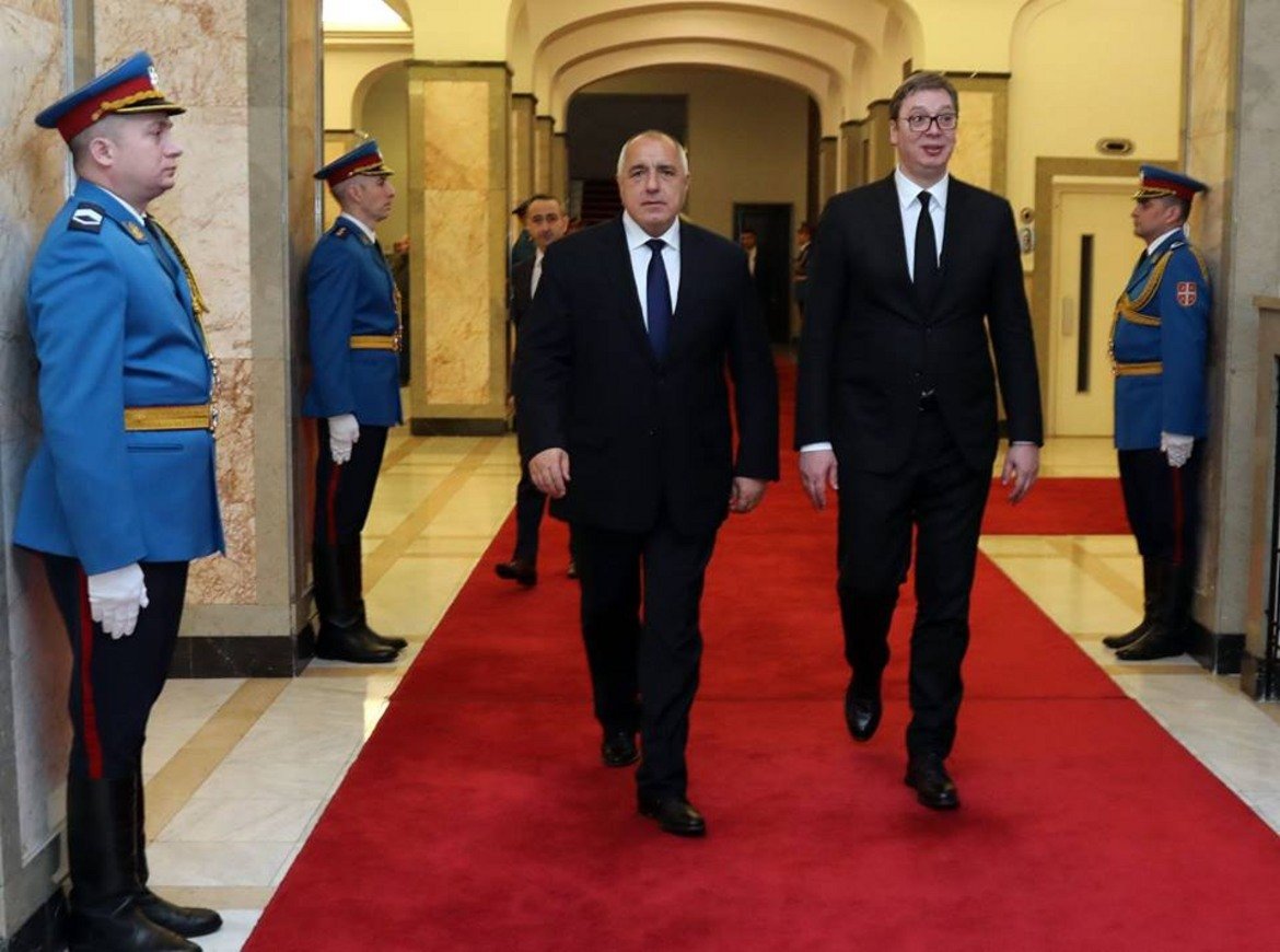 Сръбският президент Александър Вучич му го връчи на националния празник на Сърбия