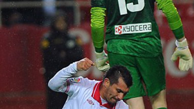 По испанските терени Гари има 7 червени картона за два сезона и половина.