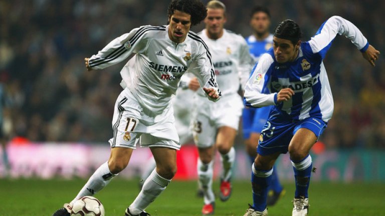 Десен бек: Оскар Минамбрес (Реал Мадрид) 
Започна още от академията на Реал, но игра само 37 мача за мъжкия тим между 2002 и 2007 г. Кариерата на Минамбрес мина по знака на контузиите и през 2007-а бе принуден да се откаже – малко след като се присъедини към Еркулес.
