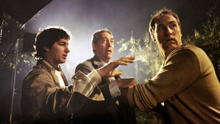 8. “Полтъргайст” (1982 г.)
Оценка в IMDb: 7,3 от 10 звезди
Дънстън са обикновено американско семейство, чиято малка дъщеря изведнъж им съобщава, че има нови въображаеми приятели. В началото родителите не приемат думите ѝ сериозно, но впоследствие самите те стават свидетели на редица мистериозни явления.
