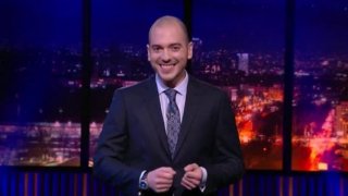 Водещият обяви сам новината за решението на телевизията, като отказа да посочи причините за него.