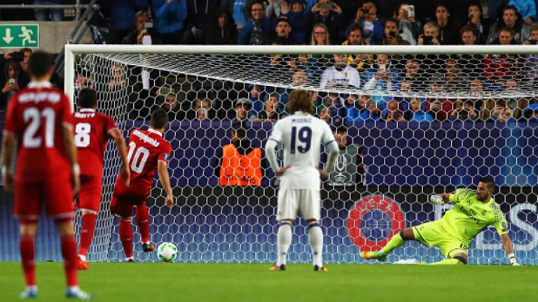 През второто резервата Коноплянка направи 2:1 за Севиля от спорна дузпа