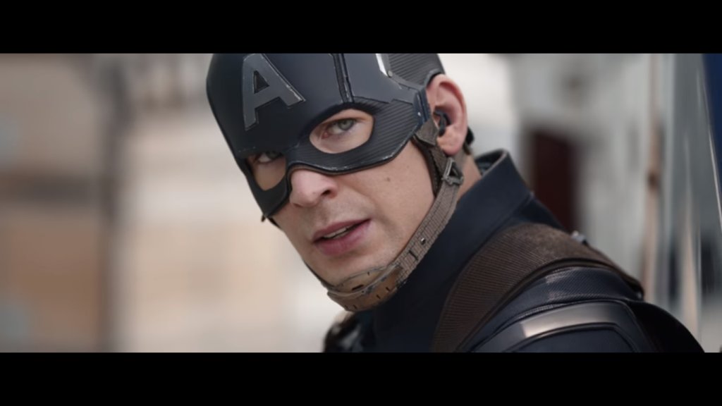 "Captain America: Civil War" 
Рейтинг: 90% 
Третия филм от франчайза изненада целия свят с два нови образа - Спайдърмен и Черната пантера.