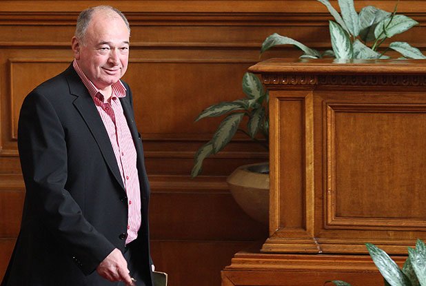 Спас Панчев има три мандата като народне представител от БСП, бил е зам.-министър на отбраната в кабинета на Сергей Станишев
