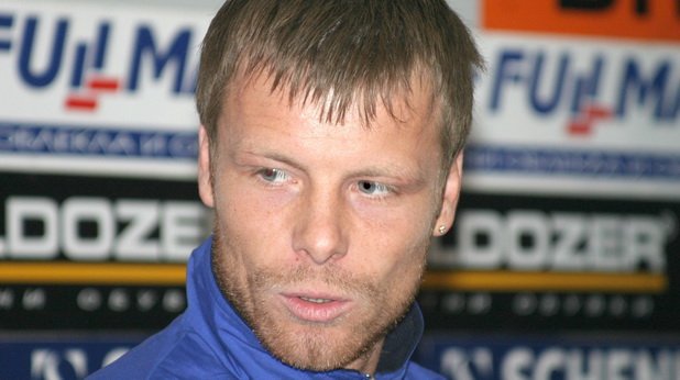 Легендата на Левски Елин Топузаков много лесно и евтино може да бъде взет от Апоел (Рамат Ган), а на 33 години у него още има много футбол