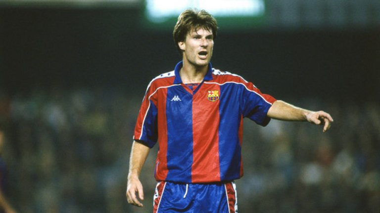 Михаел Лаудруп
Според Франц Бекенбауер, Лаудруп е най-добрият играч на 90-те години. Ставал е шампион на Италия и Испания, печелил е и Шампионската лига. През 1995 е класиран 4-и за „Златната топка”.