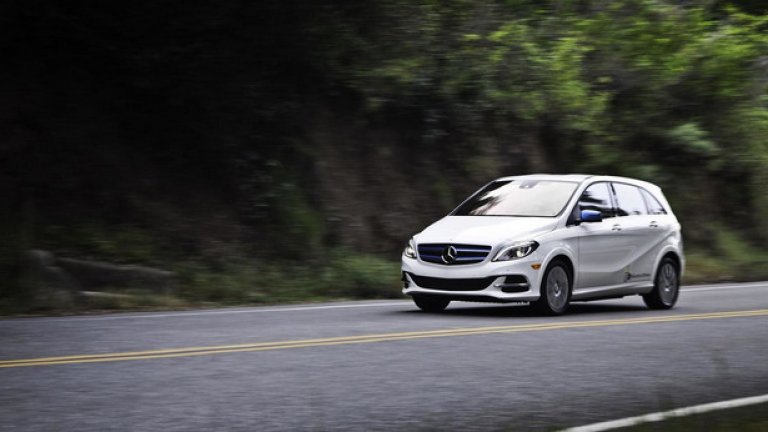 Всеки един от играчите на Лестър ще получи по един електрически Mercedes B-Class за титлата