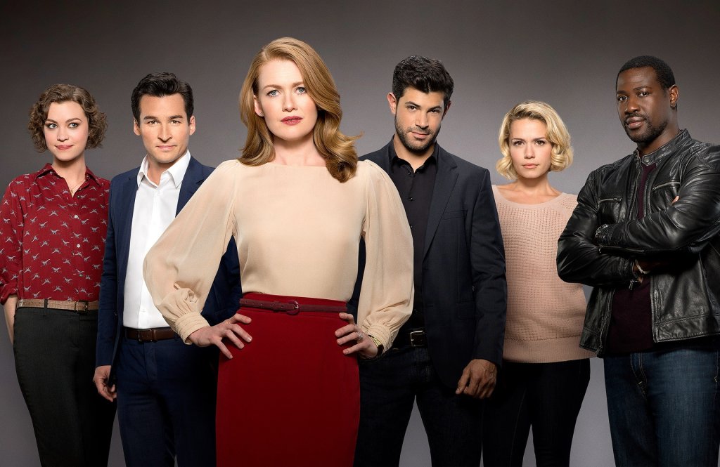 The Catch 
Новият сериал на кралицата на мелодрамите в американската телевизия – Шонда Раймс, стартира през март и има един огромен плюс – Миреней Енис. Червенокосата актриса умее да е различна във всички роли, които играе. Ако в The Killing беше гро