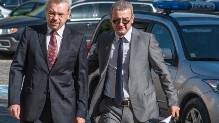 Радостни, зажаднели, депутати...